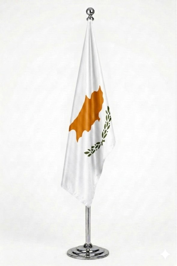 Drapeau Chypre au Maroc – Mât chromé personnalisé