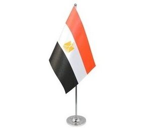 Drapeau de Table Prestige Égypte 22x15 cm en Satin – Drapeau de Bureau Élégant